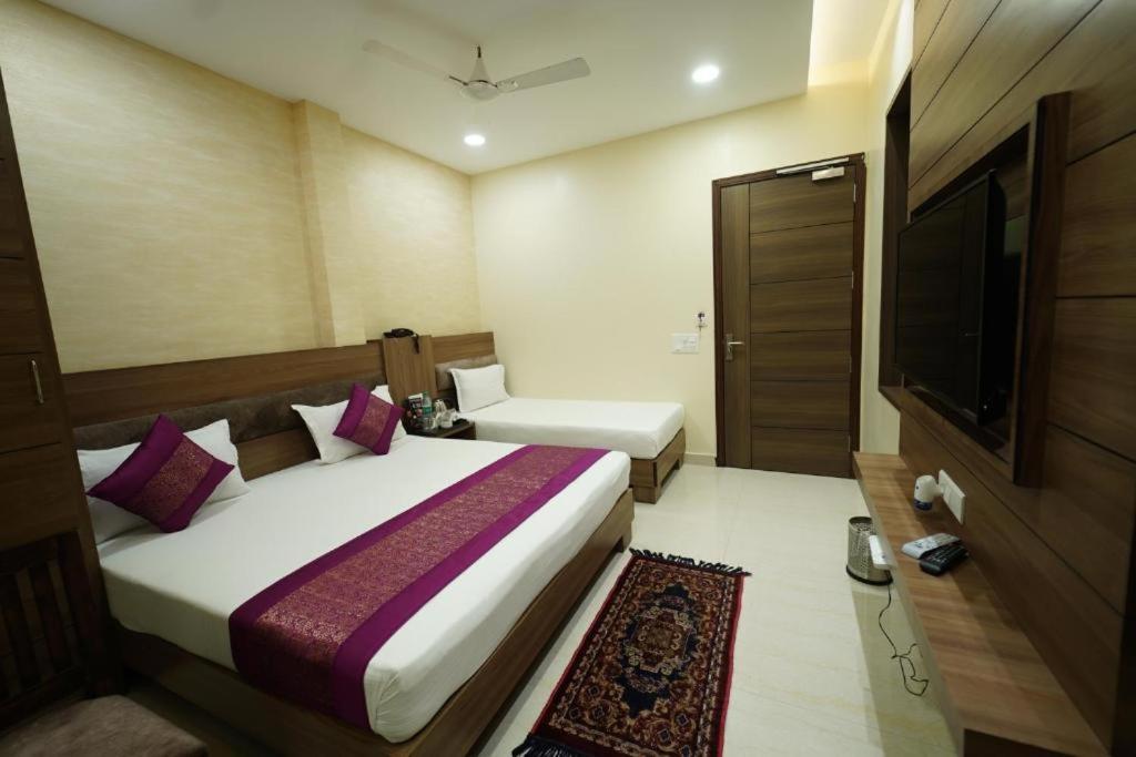 אמריצר Swaran Hotel מראה חיצוני תמונה