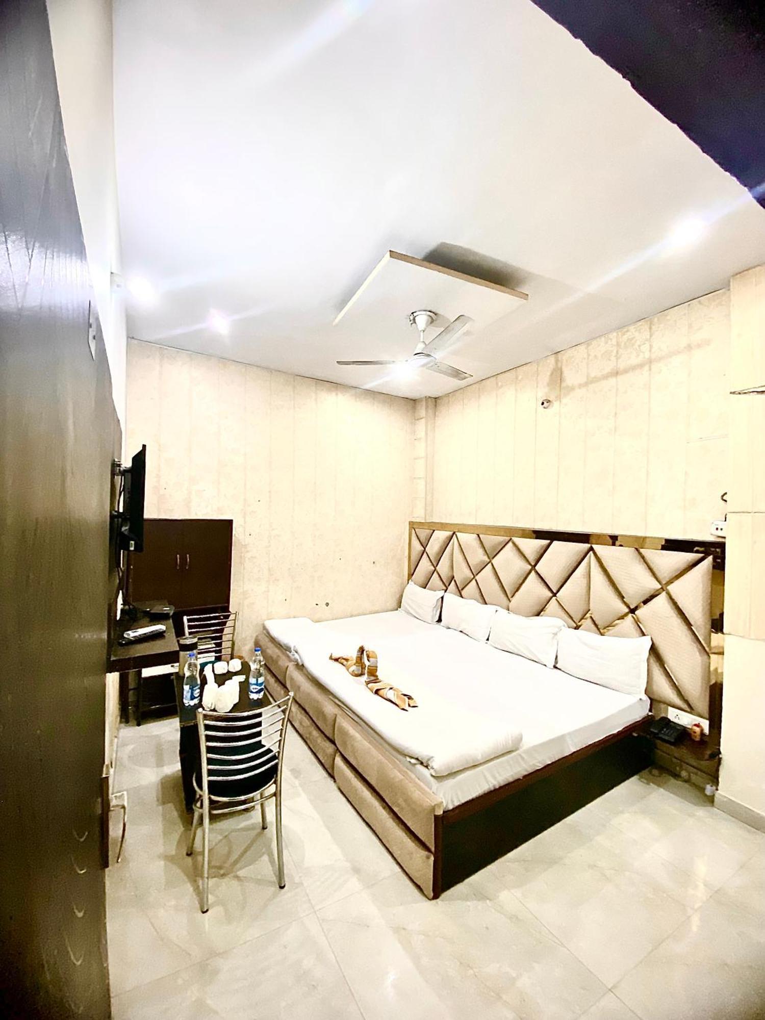 אמריצר Swaran Hotel מראה חיצוני תמונה