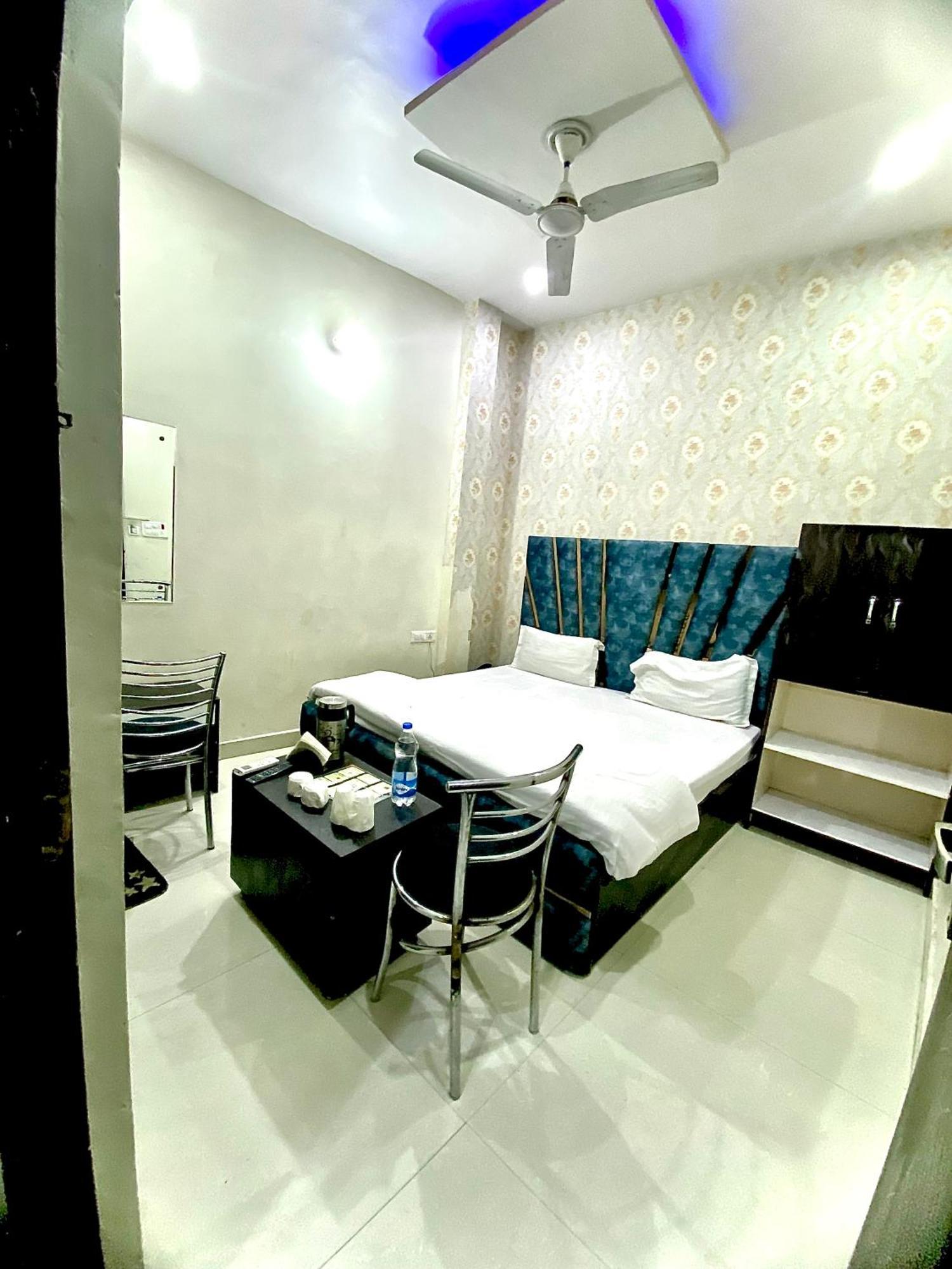 אמריצר Swaran Hotel מראה חיצוני תמונה